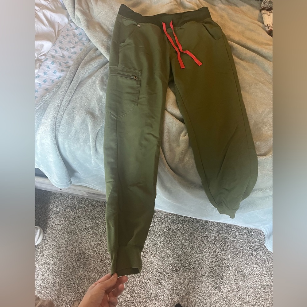 Figs Dark Olive scrub bottoms